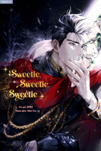 Sweetie, Sweetie, Sweetie ▷ Bối cảnh/thể loại: BL, kỳ ảo ▷ Từ khóa tác phẩm: bối cảnh phương Tây, giả tưởng, sống chung/vợ chồng, hôn nhân hợp đồng, cưới trước yêu sau, công mỹ nhân, công si tình, công cuồng si, công đơn phương, công tổn thương, thụ mỹ nhân, thụ dịu dàng, thụ hoạt bát, thụ ngoài mềm trong cứng, thụ năng lực, xuyên không/hoán đổi linh hồn, hoàng tộc/quý tộc, có yếu tố trinh thám ⸻ ▷ Alexis: Nhân vật phụ phản diện. Là Đại công tước phương Bắc lạnh lùng, đồng thời là một trong số hiệp sĩ cấp cao hiếm hoi của vương quốc. Ban đầu đồng ý kết hôn hợp đồng vì lợi ích của gia tộc, nhưng rồi lại bị hôn phu của mình cứ thu hút ánh nhìn. “Chúng ta đã nắm tay nhau rồi còn gì.” #CôngMỹNhân #CôngĐơnPhương #CôngTổnThương ⸻ ▷ Jeong Yu Jin: Xuyên vào vai hôn phu hợp đồng của một nhân vật phụ phản diện ở thế giới khác. Dù choáng váng vì thể lực, sức mạnh, độ nhanh nhẹn đều chỉ ở mức 1 và thậm chí còn không có thanh trạng thái, cậu vẫn đang nỗ lực ngăn chặn sự diệt vong của thế giới này. Để làm được điều đó, cậu cần phải thân thiết với nhân vật phản diện kia. “Chỉ vì nắm tay mà phải chịu trách nhiệm sao?!” #ThụMỹNhân #ThụDịuDàng #ThụNgoàiMềmTrongCứng ⸻ ▷ Câu trích đồng cảm: Khoảng cách giữa Yu Jin và Alexis chỉ chừng hai bước chân. Sức ép đến từ vóc dáng của một người đàn ông cao hơn hẳn một cái đầu quả thực không hề dễ chịu. Giọng nói trầm thấp và gương mặt lạnh lùng càng khiến anh ta trông đáng sợ hơn. Thành thật mà nói, Yu Jin hơi sợ. Thế nhưng cậu vẫn ngẩng đầu lên nhìn Alexis như thể chẳng có gì đáng lo cả. “Cậu nói mình bị mất trí nhớ, nên tôi sẽ bỏ qua hết những chuyện trước đây. Vì tôi vẫn thà có một vị hôn phu ngốc nghếch còn hơn là một kẻ lừa đảo.” Một lời lẽ cay nghiệt kinh khủng. Dù Yu Jin không thực sự là Nam tước Leinbaisen, nhưng chất giọng lạnh như băng kia vẫn khiến cậu nghẹn ngào. Trời ạ. Thật đúng là đồ khốn mà. Tôi đã xuyên vào vai vị hôn phu hợp đồng của một nhân vật phụ phản diện. Thần linh thì náo loạn bảo tôi hãy cứu lấy thế giới, vậy mà thể lực, sức mạnh, độ nhanh nhẹn đều chỉ ở mức 1, đến cả bảng trạng thái cũng chẳng có. Tôi làm theo mô-típ thường thấy của truyện xuyên không, giả vờ mất trí nhớ thì bị nhân vật phản diện nhìn bằng ánh mắt kỳ lạ. “Cậu nói mình bị mất trí nhớ, nên tôi sẽ bỏ qua hết những chuyện trước đây.” Tôi giả vờ thân thiết để ngăn nhân vật phản diện không đi theo con đường hắc hóa, thì lần này hắn lại nhìn tôi bằng ánh mắt kỳ lạ một lần nữa. “Không tài nào đoán được cái đầu tròn nhỏ xíu của Nam tước đang nghĩ gì.” Và rồi— “Chúng ta đã từng nắm tay nhau, nên trước mặt cậu, tôi không cần giữ thể diện nữa.” Thưa Đại công tước, chúng ta chỉ là một mối quan hệ kết hôn êm đẹp rồi ly hôn êm ái mà thôi cơ mà. Link Ridi
